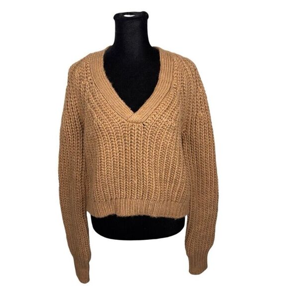 Intermix Chunky Knit Wool / Alpaca Cropped V-Neck Sweater - Women’s P - Picture 1 of 8